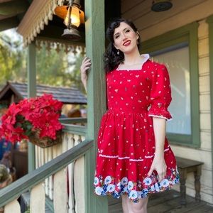 Gorgeous holiday vintage pinup square dance floral circle skirt dress